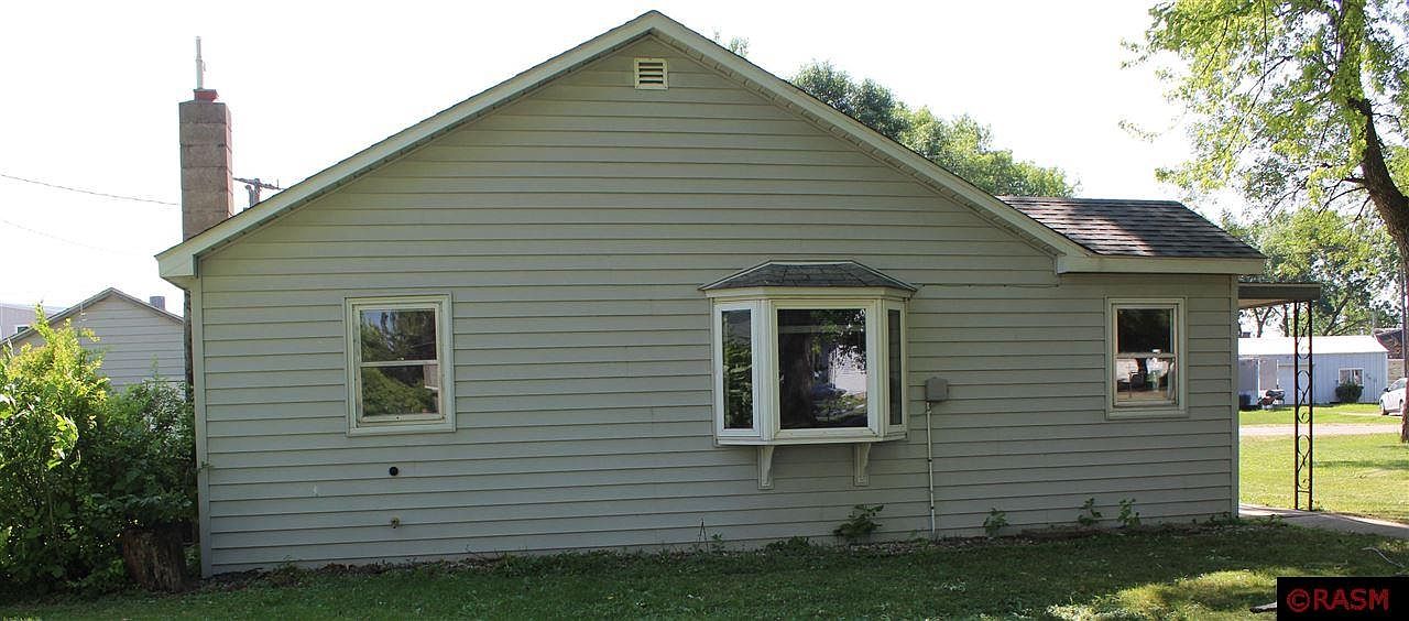 300 Railroad Ave, Hanska, MN 56041 Zillow
