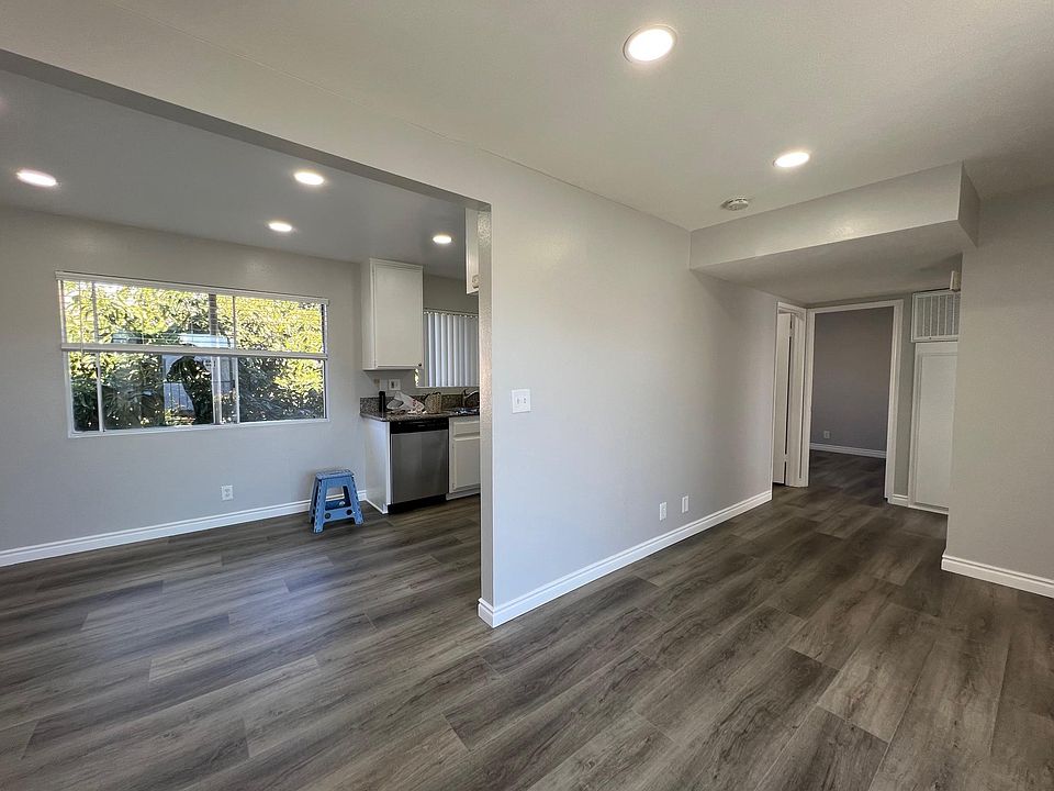 1st image of 52 N Roosevelt Ave APT 5