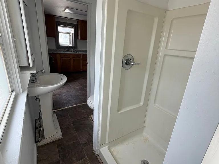 917 Gilbert Ct — Photo 8