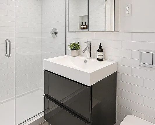 4th image of 86 Clinton St APT 12
