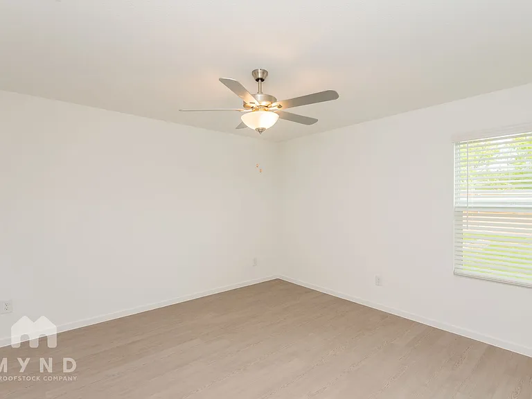 10112 Dalgreen Cir — Photo 15