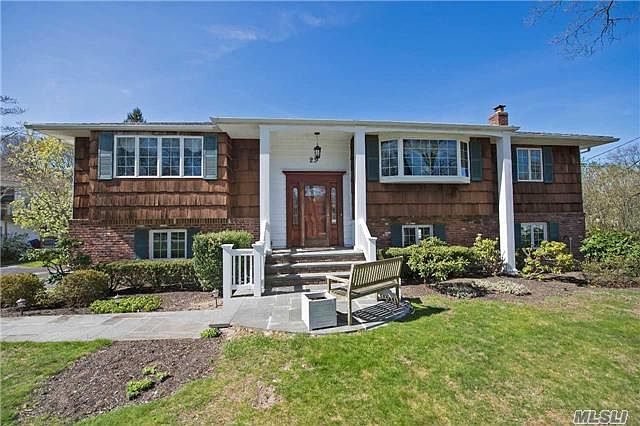 1st image of 23 Wedgewood Ln