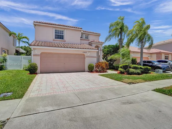 15827 NW 4th Ct, Pembroke Pines, FL 33028