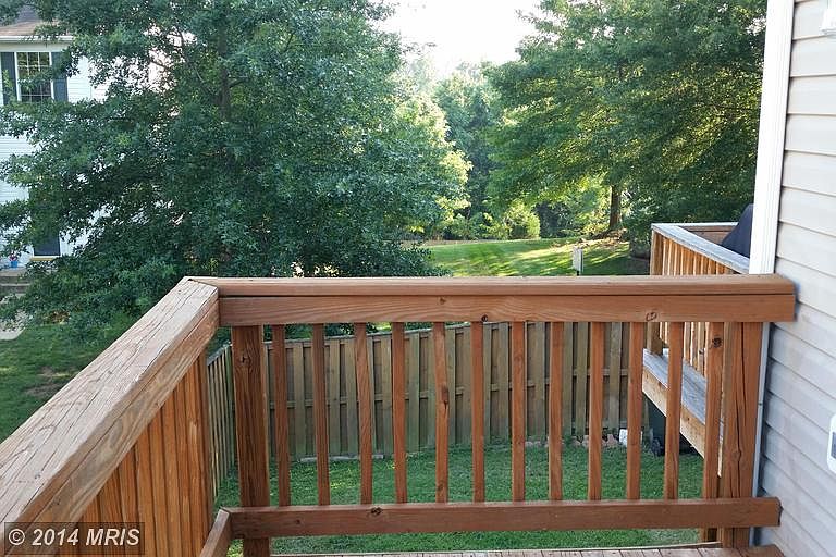 Nice deck in fenced in yard 