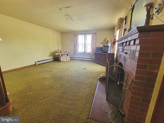 4th image of 1002 N Queen St