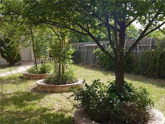 4th image of 7707 Eastcrest Dr