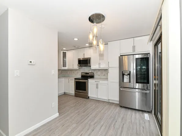 1611 West Edgerton AVENUE #N, Milwaukee, WI 53221