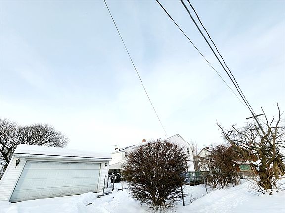 5th image of 2626 East Ave