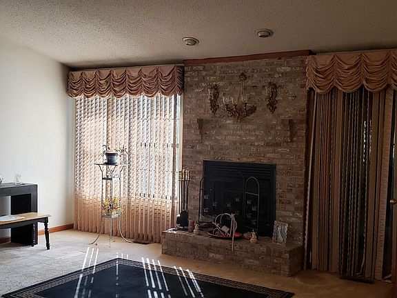 5th image of 4108 Sand Point Dr