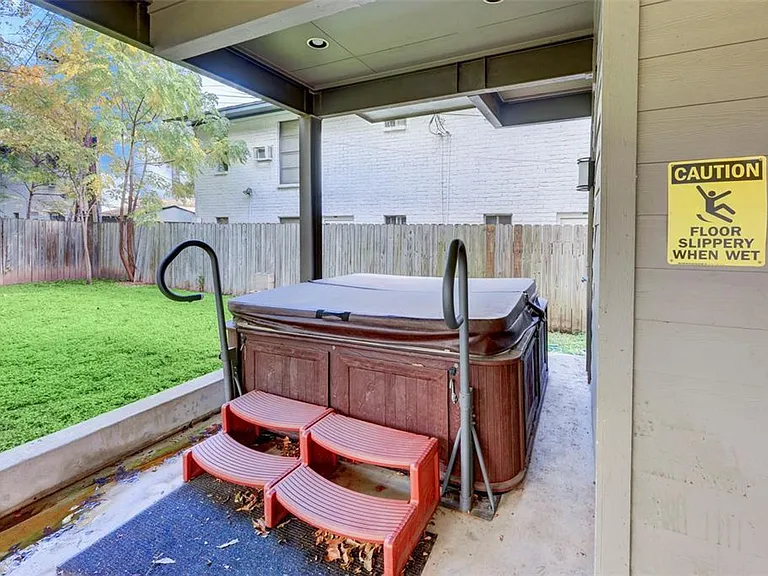 602 W North Loop Blvd — Photo 46