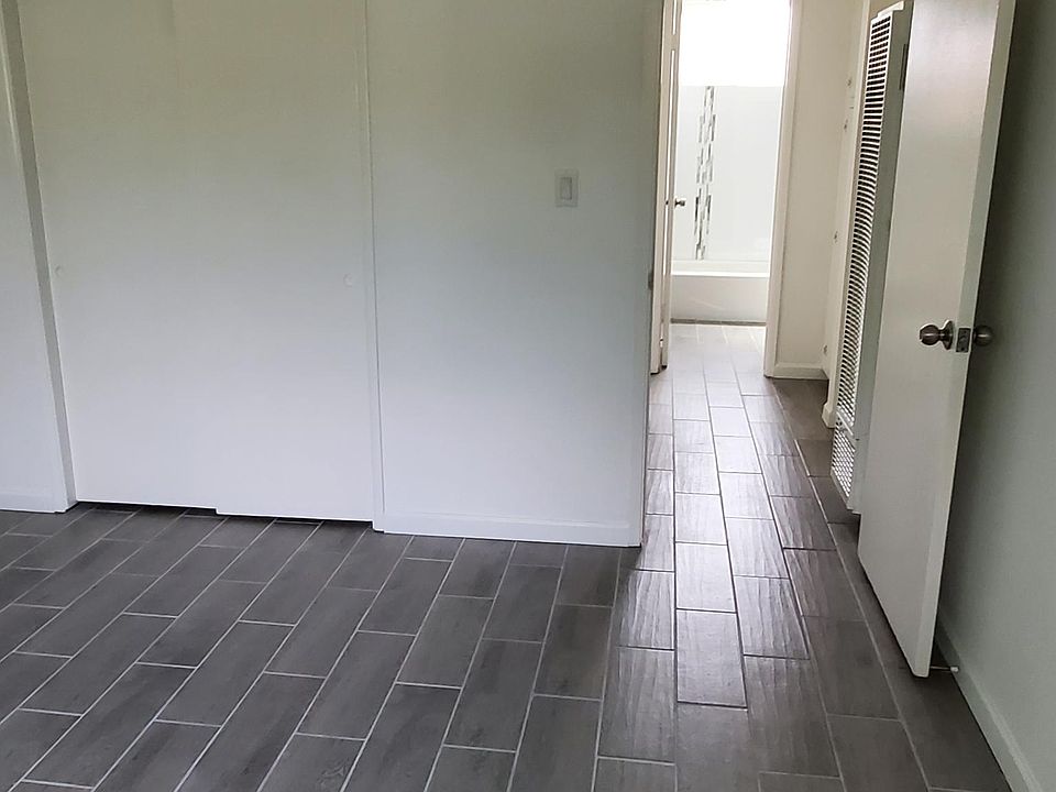 1st image of 1004 W Granada Ct APT A