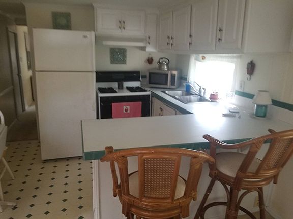 4th image of 1610 W Bay Dr Lot 103