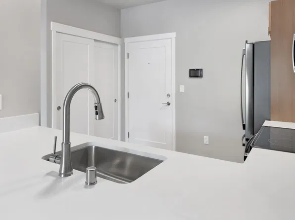 Kingsway Apartments