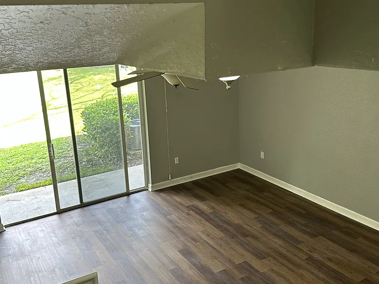 4111 Napoli Lake Dr — Photo 33