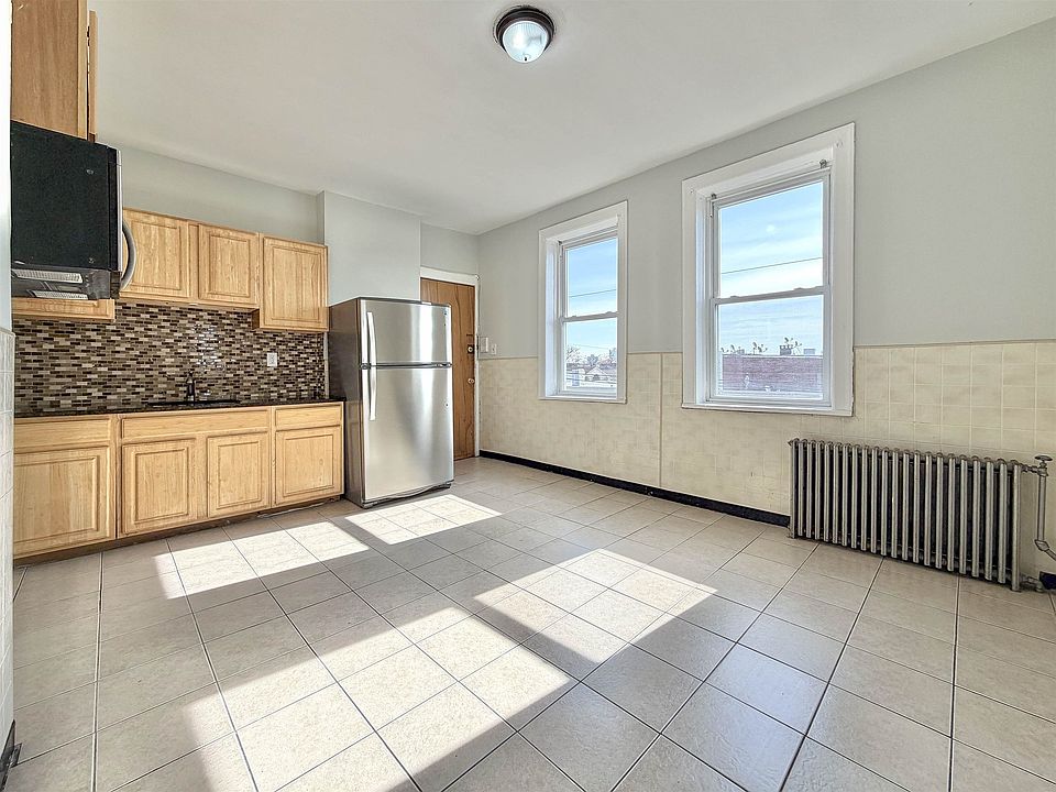 1st image of 581 59th St APT 5