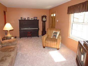 2nd image of 9600 Castanet Ct