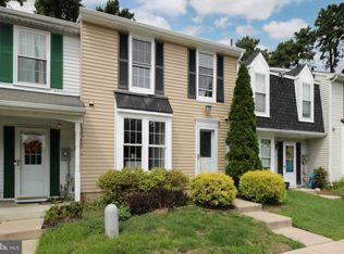 18 Dorchester Cir, Marlton, NJ 08053