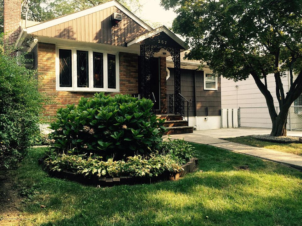 1st image of 257 Saint Pauls Ave
