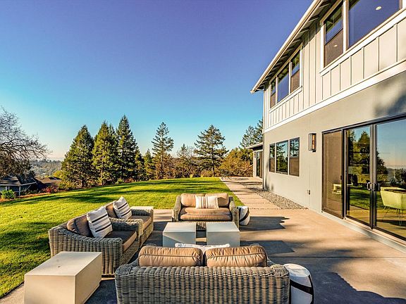 4th image of 3684 Crown Hill Drive