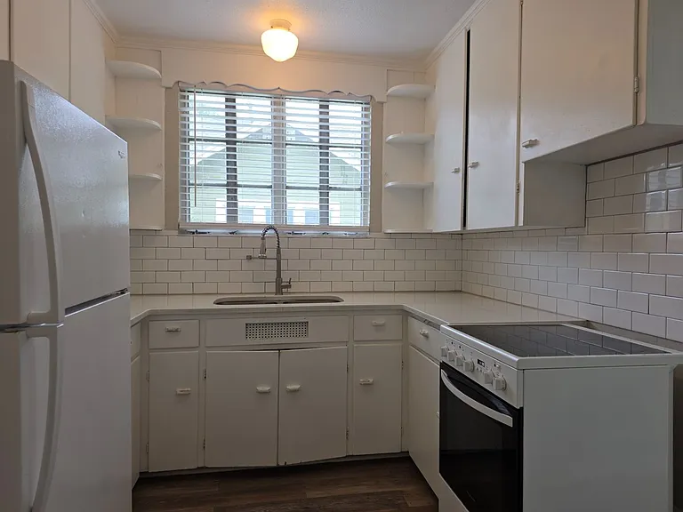 747 Maryland Ave — Photo 8