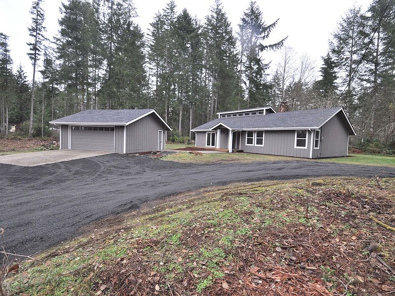 1st image of 151 E Lakeway Dr