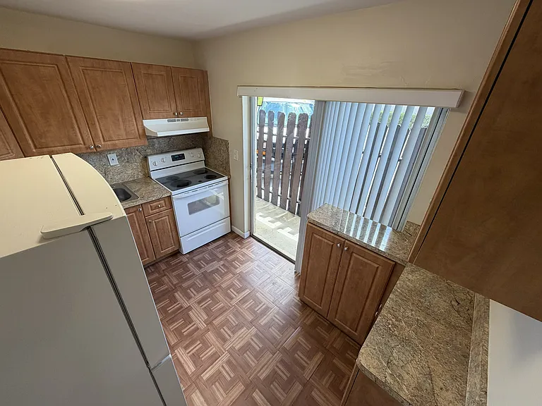 8739 NE 4th Avenue Rd #8739 — Photo 1