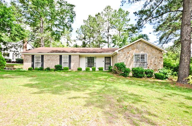 1st image of 1109 Brookwood Dr