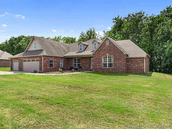 2nd image of 18912 Spring Creek Ln