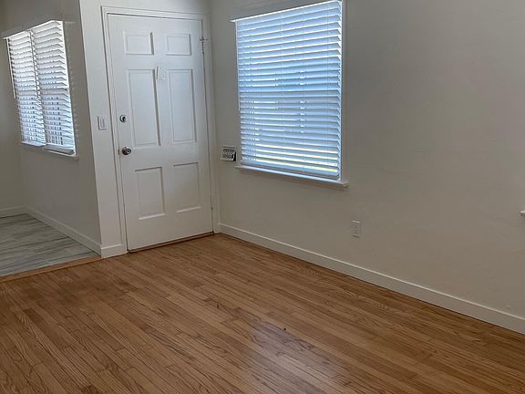 3rd image of 2685 Santa Fe Ave