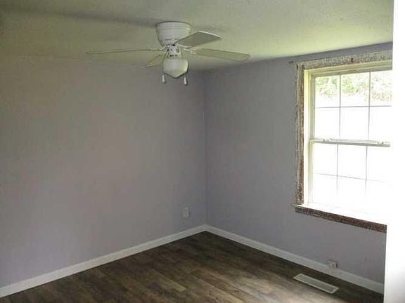 5th image of 472 Lavender St