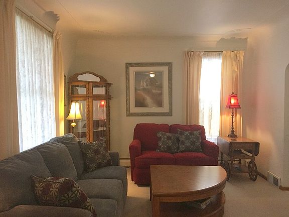 3rd image of 406 N Walnut St