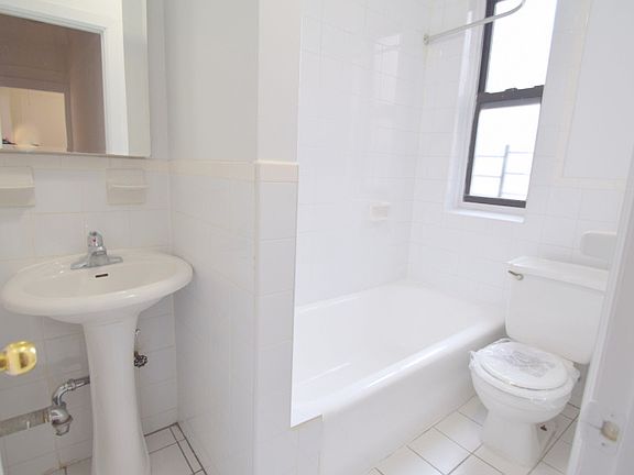 Cedar Arms - Bathroom