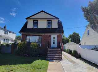 25 Morris St, Freeport, NY 11520