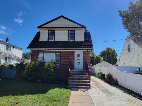 25 Morris St, Freeport, NY 11520