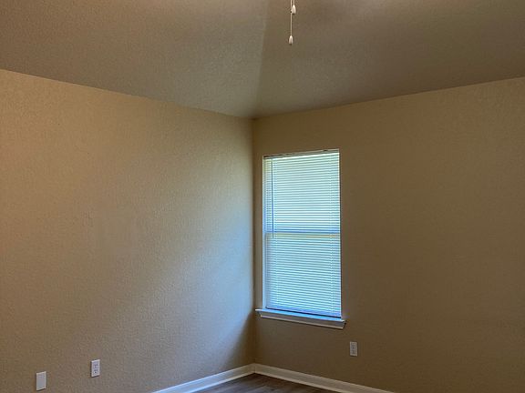 Master bedroom / vaulted ceiling