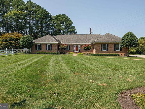 5th image of 4 Oxford Ct