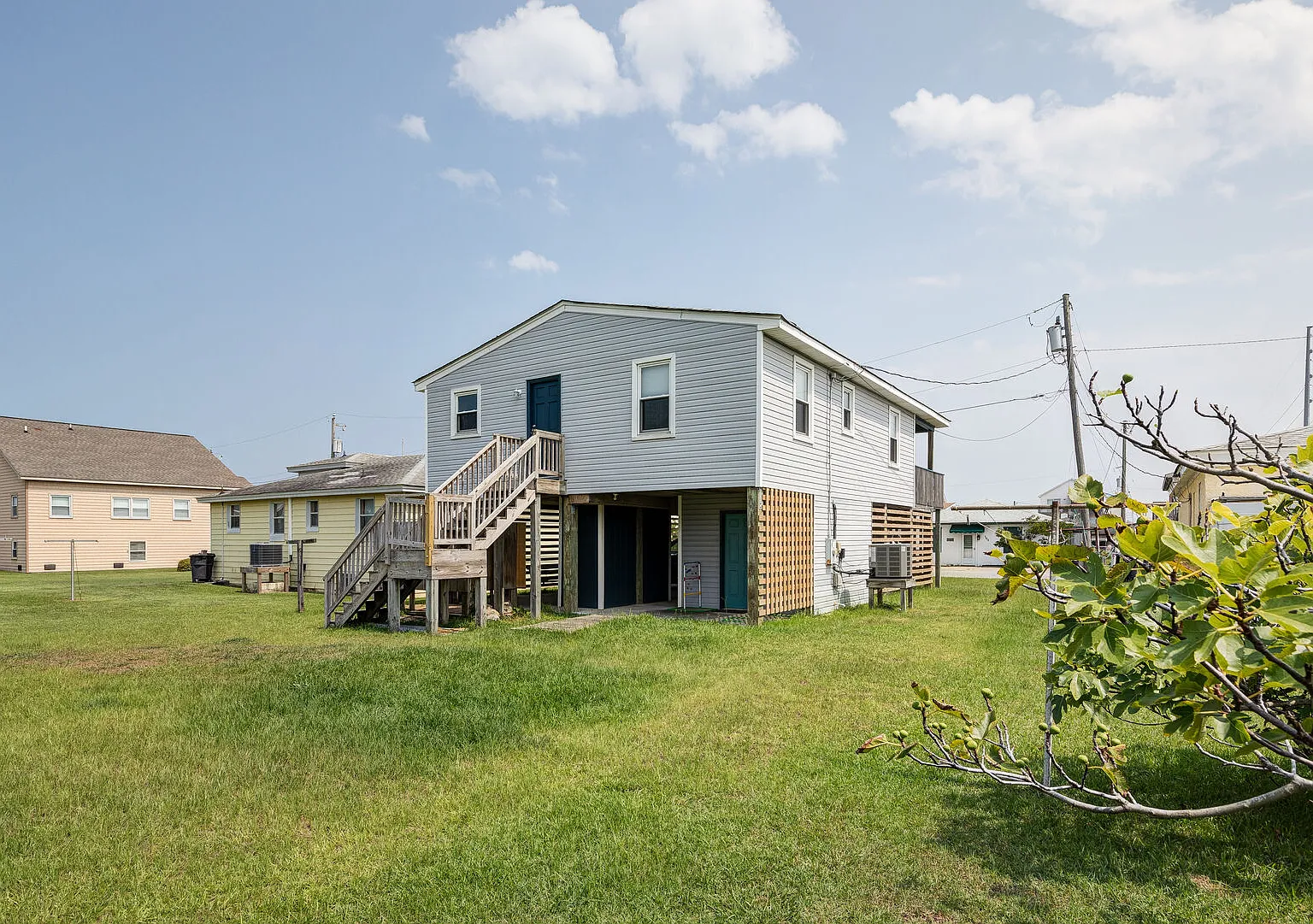 2 bed, 1.5 bath, 896 sqft, $1,950 — Photo 2