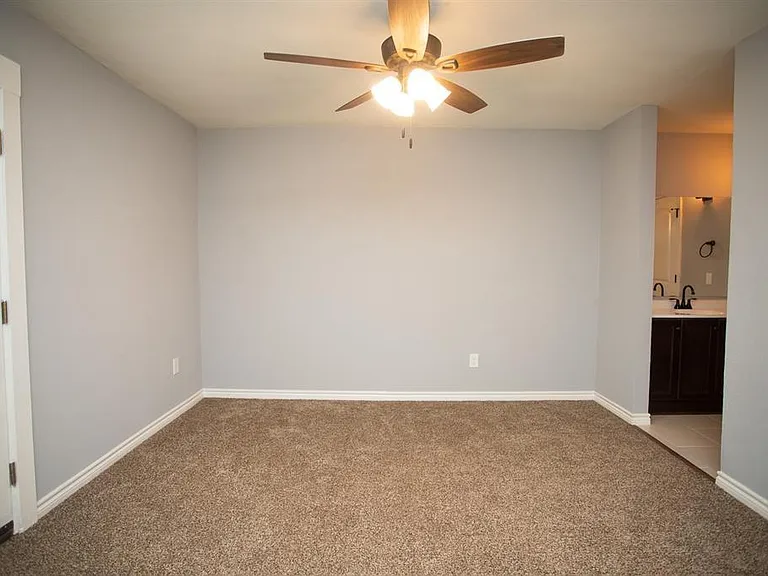 5821 Sunforest Dr — Photo 15