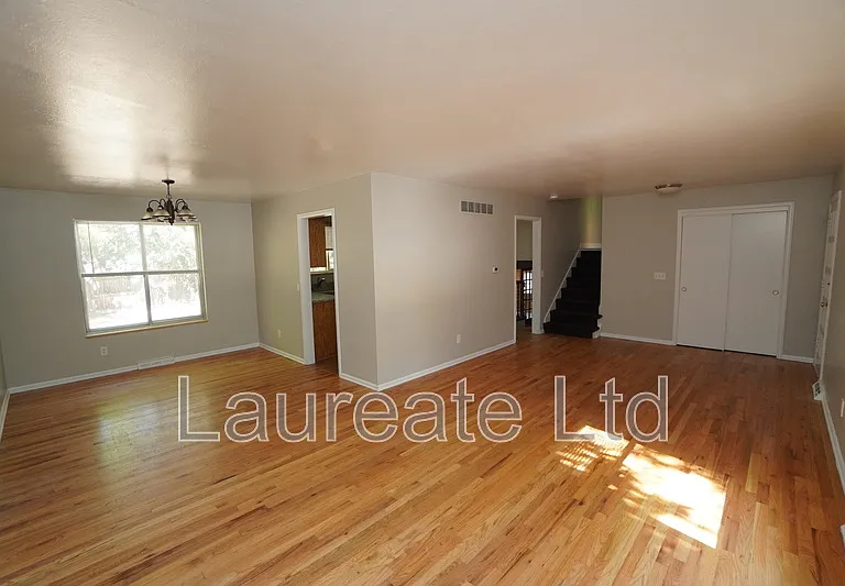 1853 S Oakland St — Photo 4