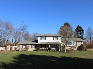 2811 Chaucer Dr NE, Canton, OH
