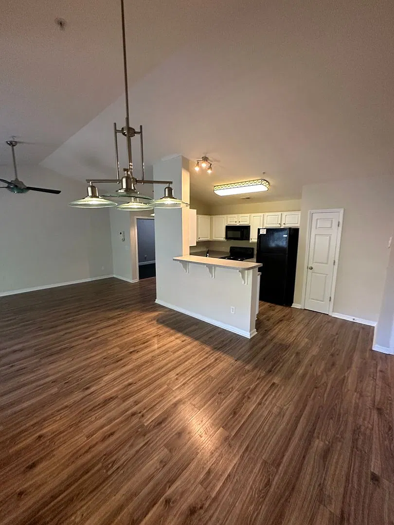 beautiful and move-in ready 2 bedroom 2 bathroom apartment — Photo 3