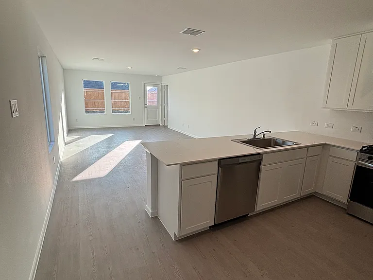 15004 Rangeland Rd — Photo 8