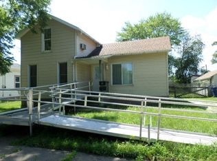 1255 Ackermant St, Waterloo, IA 50703