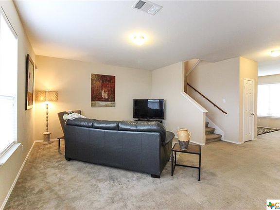 4th image of 916 Sugar Brook Dr