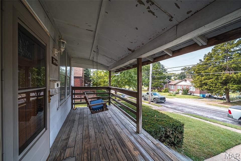 4th image of 2446 Charlack Ave