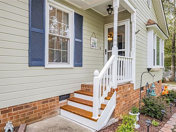 4th image of 2907 Sand Hills Dr