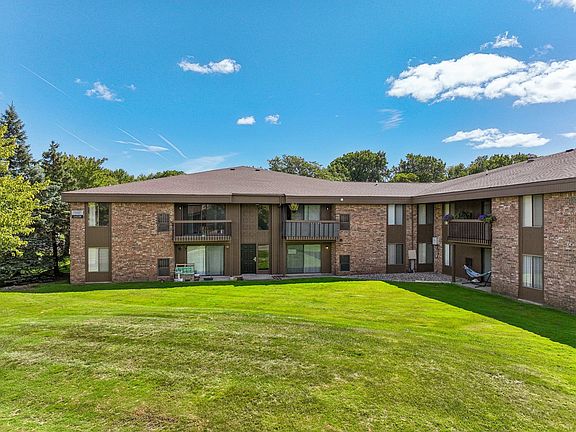 Green Space at Eastwood Village Apartments in Clinton Township