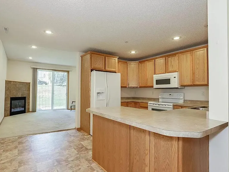 1345 Echo Lake Ct — Photo 13