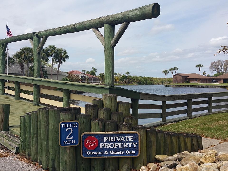 1st image of 555 River Moorings Dr