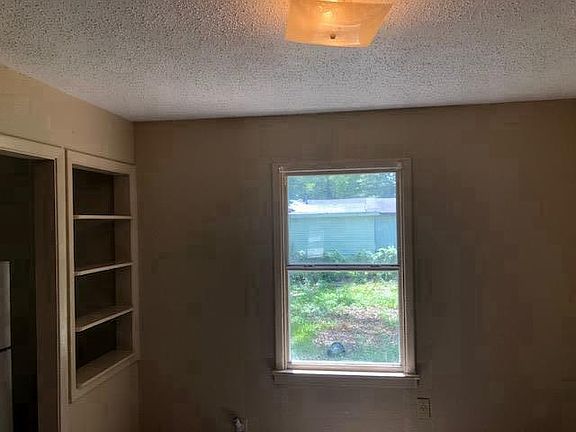 3rd image of 1516 State St